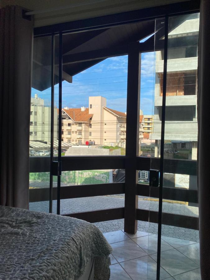 Apartamentos Vo Lela Bombinhas Eksteriør billede
